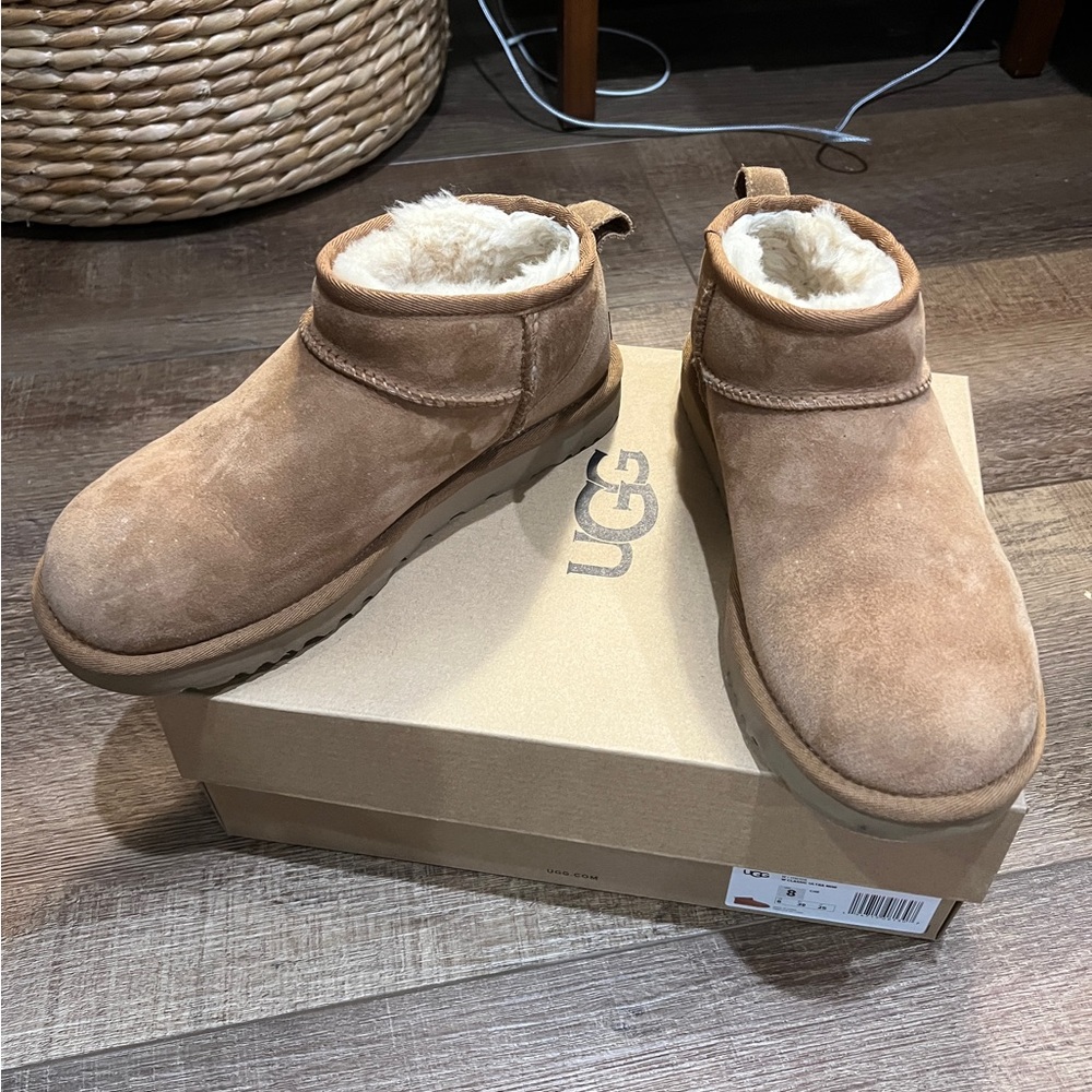 Used || UGG Ultra Mini size 8 Chesnut